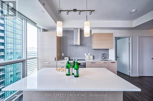 1808 - 11 Bogert Avenue, Toronto (Lansing-Westgate), ON - Indoor Photo Showing Kitchen With Upgraded Kitchen