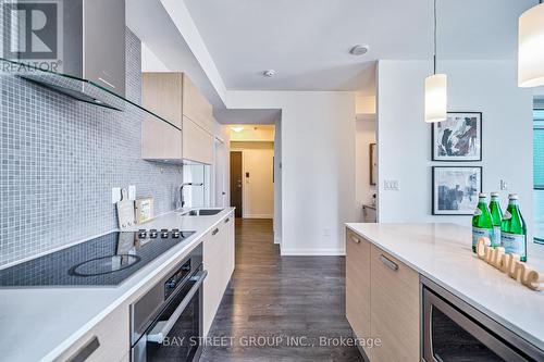 1808 - 11 Bogert Avenue, Toronto (Lansing-Westgate), ON - Indoor Photo Showing Kitchen With Upgraded Kitchen