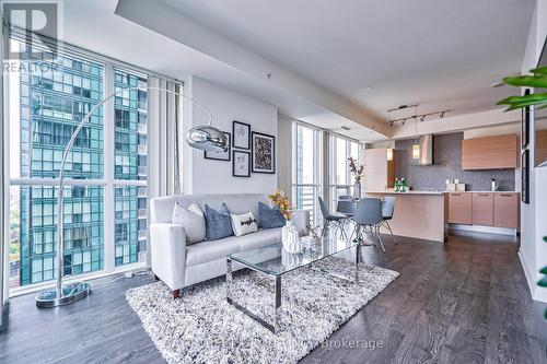 1808 - 11 Bogert Avenue, Toronto (Lansing-Westgate), ON - Indoor Photo Showing Living Room