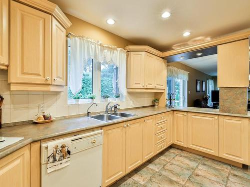 Kitchen - 12 Ch. De Rambervillers, Lorraine, QC - Indoor Photo Showing Kitchen With Double Sink