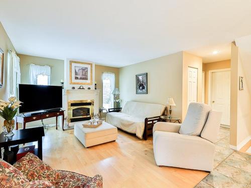 Family room - 12 Ch. De Rambervillers, Lorraine, QC - Indoor Photo Showing Living Room With Fireplace