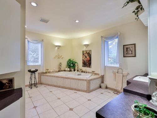 Ensuite bathroom - 12 Ch. De Rambervillers, Lorraine, QC - Indoor Photo Showing Bathroom