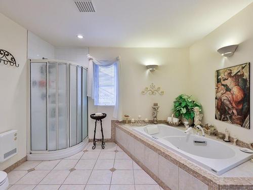 Ensuite bathroom - 12 Ch. De Rambervillers, Lorraine, QC - Indoor Photo Showing Bathroom