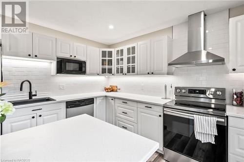 227 12Th Avenue, Hanover, ON - Indoor Photo Showing Kitchen With Upgraded Kitchen