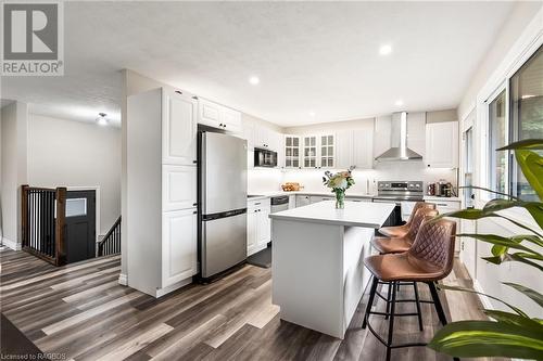 227 12Th Avenue, Hanover, ON - Indoor Photo Showing Kitchen With Upgraded Kitchen