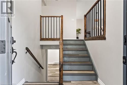 Upper Level - 227 12Th Avenue, Hanover, ON - Indoor Photo Showing Other Room