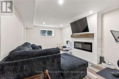 227 12Th Avenue, Hanover, ON - Indoor Photo Showing Other Room With Fireplace