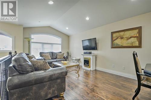 3118 Arpino Avenue, Windsor, ON - Indoor Photo Showing Living Room