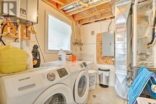 3118 Arpino Avenue, Windsor, ON - Indoor Photo Showing Laundry Room