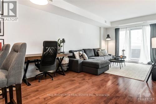 203 - 90 Landry Street, Ottawa, ON - Indoor Photo Showing Living Room