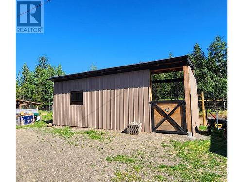 6813 Swelander Road, 100 Mile House, BC - Outdoor