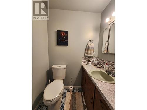 6813 Swelander Road, 100 Mile House, BC - Indoor Photo Showing Bathroom