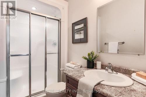 60 Chadwin Drive, Kawartha Lakes (Lindsay), ON - Indoor Photo Showing Bathroom