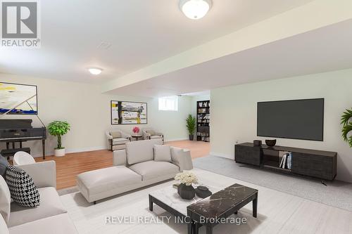 60 Chadwin Drive, Kawartha Lakes (Lindsay), ON - Indoor Photo Showing Living Room