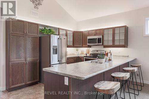 60 Chadwin Drive, Kawartha Lakes (Lindsay), ON - Indoor Photo Showing Kitchen With Double Sink