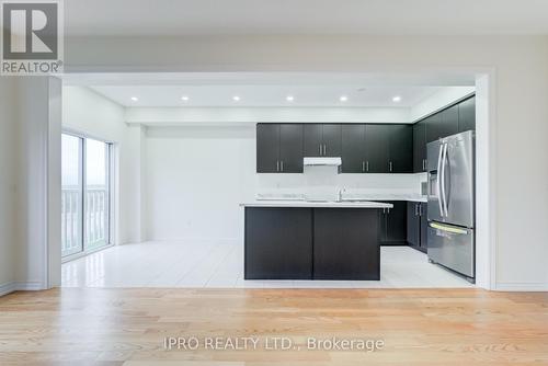 1113 Skyridge Boulevard, Pickering, ON - Indoor Photo Showing Kitchen