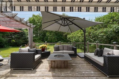 54 Highland Drive, Oro-Medonte (Horseshoe Valley), ON - Outdoor With Deck Patio Veranda