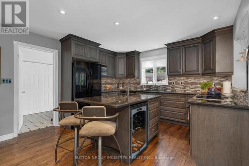 54 Highland Drive, Oro-Medonte (Horseshoe Valley), ON - Indoor Photo Showing Kitchen