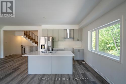 23 Wyn Wood Lane, Orillia, ON - Indoor Photo Showing Kitchen