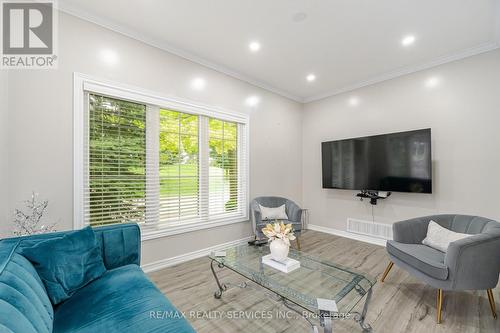 2 Yorkwood Trail, Brampton (Sandringham-Wellington), ON - Indoor Photo Showing Living Room