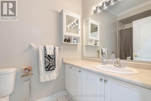 2 Yorkwood Trail, Brampton (Sandringham-Wellington), ON - Indoor Photo Showing Bathroom