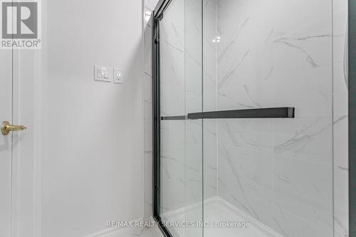 2 Yorkwood Trail, Brampton (Sandringham-Wellington), ON - Indoor Photo Showing Bathroom