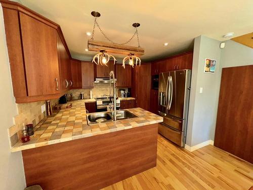 Cuisine - 1204 Ch. Du Progrès, Chute-Saint-Philippe, QC - Indoor Photo Showing Kitchen With Double Sink