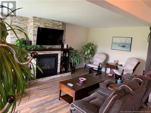 470 Acadie, Grande-Anse, NB - Indoor Photo Showing Living Room With Fireplace