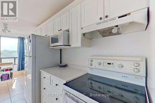 610 - 1600 Adelaide Street N, London, ON - Indoor Photo Showing Kitchen