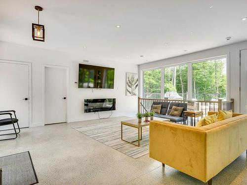 Salon - 10 Rue Du Denali, La Conception, QC - Indoor Photo Showing Living Room