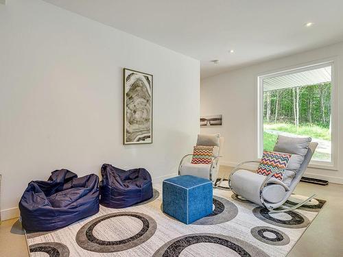 Family room - 10 Rue Du Denali, La Conception, QC - Indoor Photo Showing Living Room