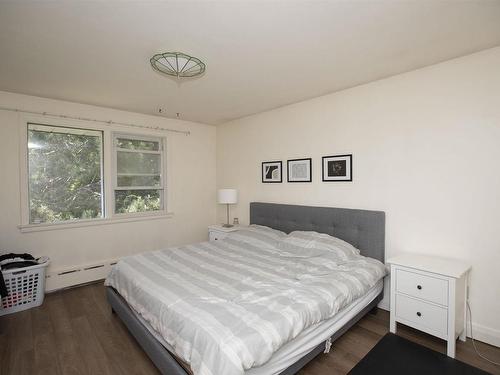 38 Farrand Street, Thunder Bay, ON - Indoor Photo Showing Bedroom