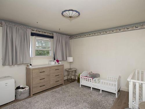 38 Farrand Street, Thunder Bay, ON - Indoor Photo Showing Bedroom