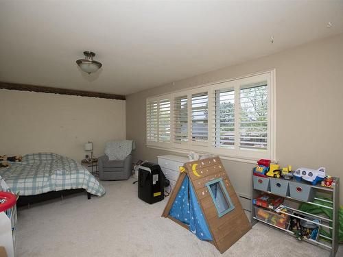 38 Farrand Street, Thunder Bay, ON - Indoor Photo Showing Bedroom