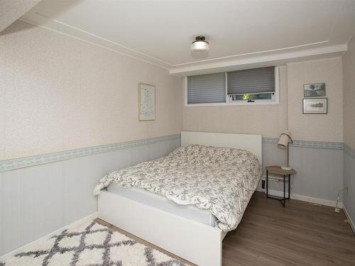 38 Farrand Street, Thunder Bay, ON - Indoor Photo Showing Bedroom