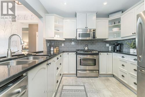 204 - 130 Steamship Bay Road, Gravenhurst, ON - Indoor Photo Showing Kitchen With Double Sink With Upgraded Kitchen