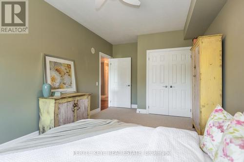 204 - 130 Steamship Bay Road, Gravenhurst, ON - Indoor Photo Showing Bedroom