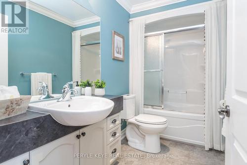 204 - 130 Steamship Bay Road, Gravenhurst, ON - Indoor Photo Showing Bathroom