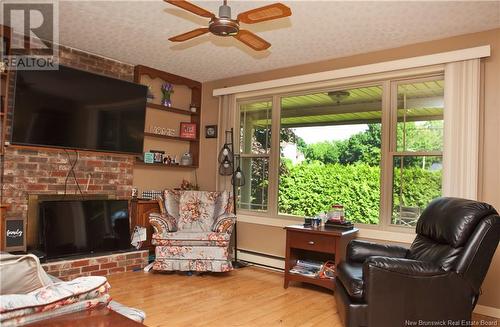 115 Kirkpatrick Street, Woodstock, NB - Indoor Photo Showing Living Room With Fireplace