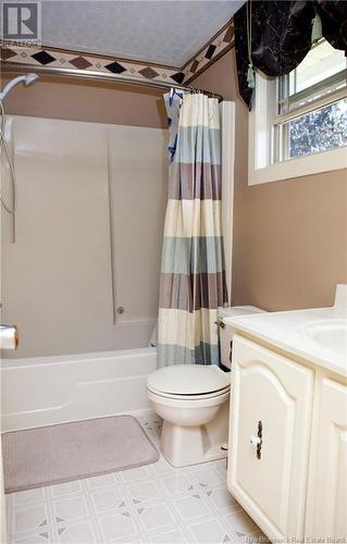 115 Kirkpatrick Street, Woodstock, NB - Indoor Photo Showing Bathroom