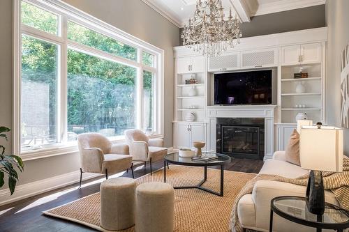 389 Belvenia Road, Burlington, ON - Indoor Photo Showing Living Room With Fireplace