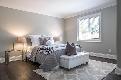 389 Belvenia Road, Burlington, ON - Indoor Photo Showing Bedroom