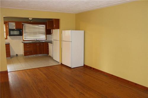 934 Upper Ottawa Street, Hamilton, ON - Indoor Photo Showing Kitchen