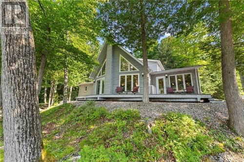 125 Clem Trail, Westmeath, ON - Outdoor With Deck Patio Veranda