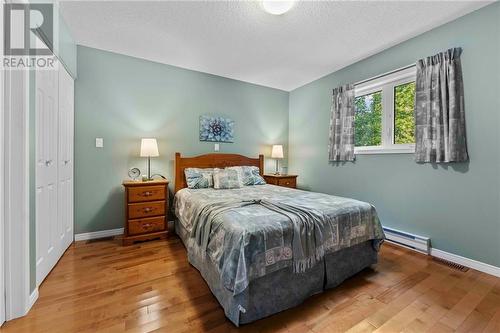 125 Clem Trail, Westmeath, ON - Indoor Photo Showing Bedroom