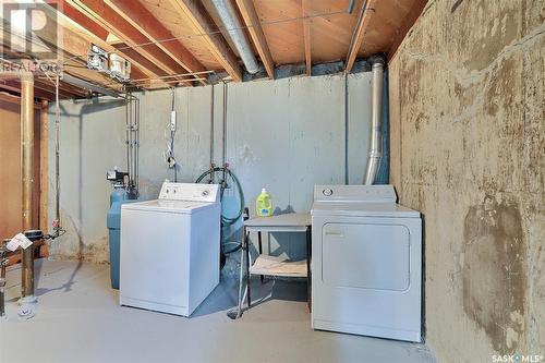 251 Toronto Street N, Regina, SK - Indoor Photo Showing Laundry Room