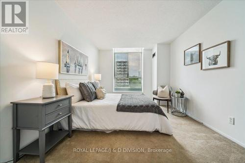 605 - 20 Southport Street, Toronto (High Park-Swansea), ON - Indoor Photo Showing Bedroom