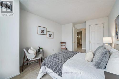 605 - 20 Southport Street, Toronto (High Park-Swansea), ON - Indoor Photo Showing Bedroom