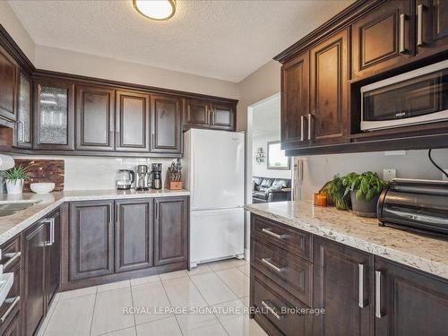 1001-2301 Derry Rd W, Mississauga, ON - Indoor Photo Showing Kitchen