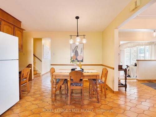 185 Nugent Dr, Hamilton, ON - Indoor Photo Showing Dining Room